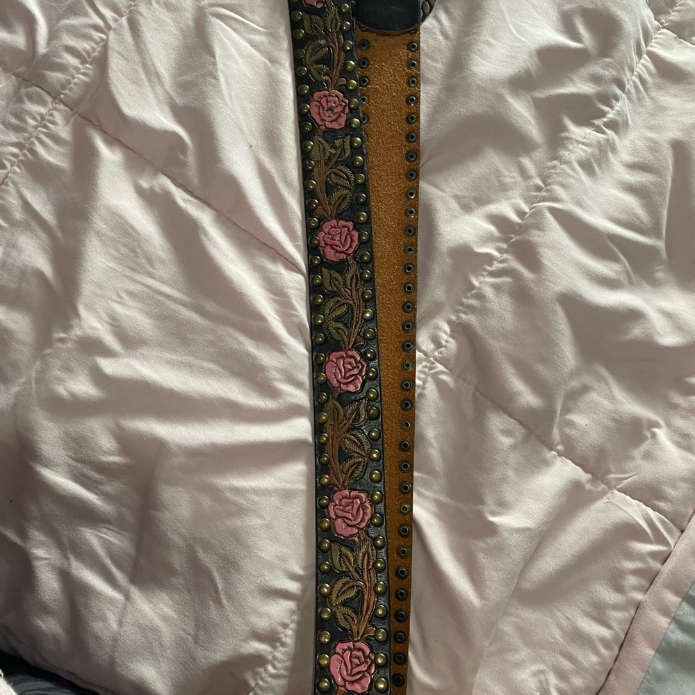 Black being with roses nice Belt extra large
